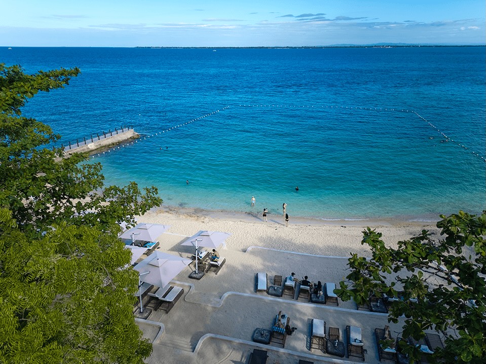 qqseafrontbeach| セブ島留学 プール比較、QQEnglishのプールが一番良い理由