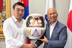 元横綱・日馬富士さんとモンゴルで語った、これからの英語教育と人づくり